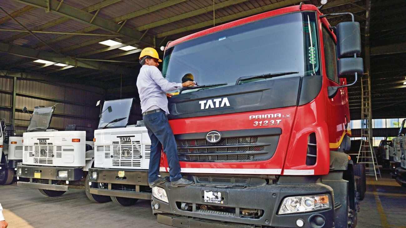 3-0-112349070-Tata-Truck-Showroom-30-20150603-PG-0_1679844139556_1761284186223.JPG