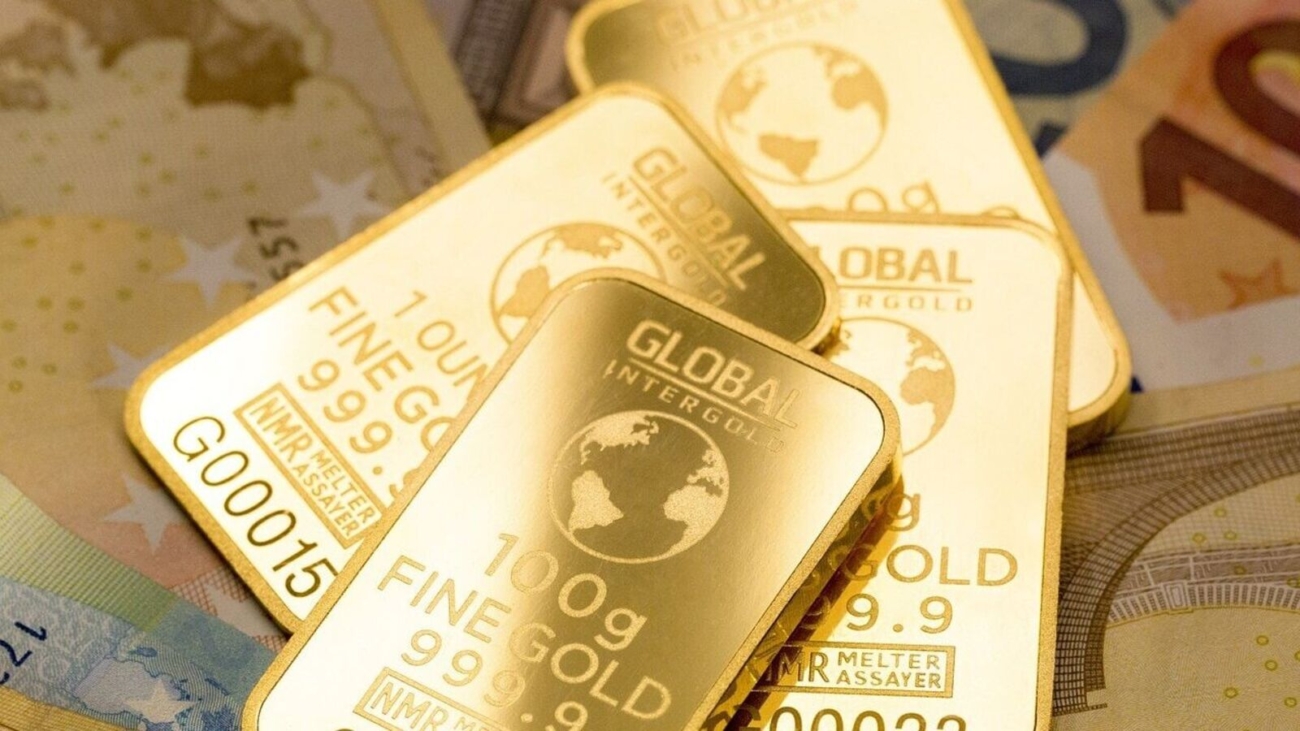 gold_prices_silver_market_commodity_april_27_inves_1745720035075_1775446239659.jpg