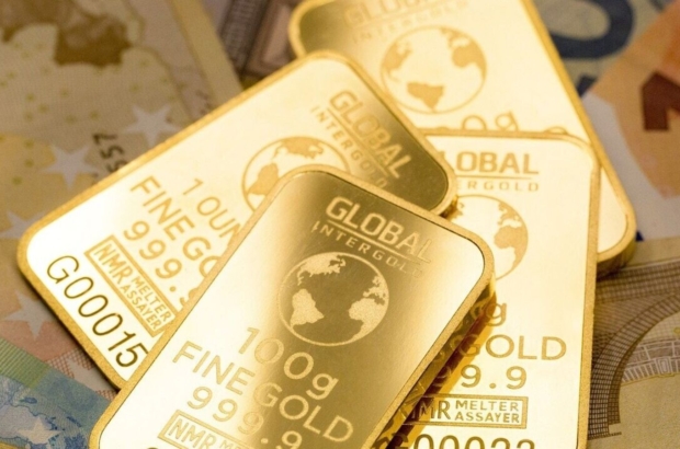 gold_prices_silver_market_commodity_april_27_inves_1745720035075_1775446239659.jpg