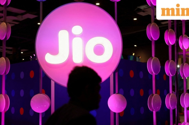 RELIANCE-JIO-INDIA-IPO-0_1753096654585_1753096666716_1782126466753_4500725f-971c-4bcd-bad2-084202905.jpeg